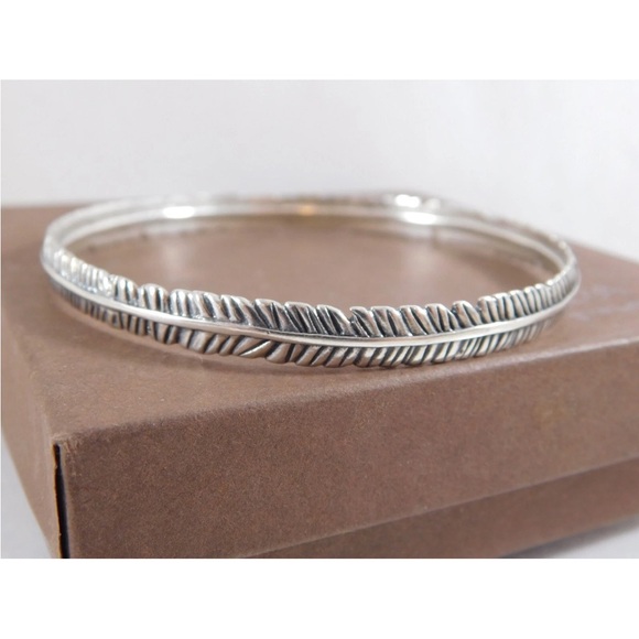 NEW Silpada Vintage Sterling Silver 
Feather Etched Bangle Bracelet - Picture 7 of 10